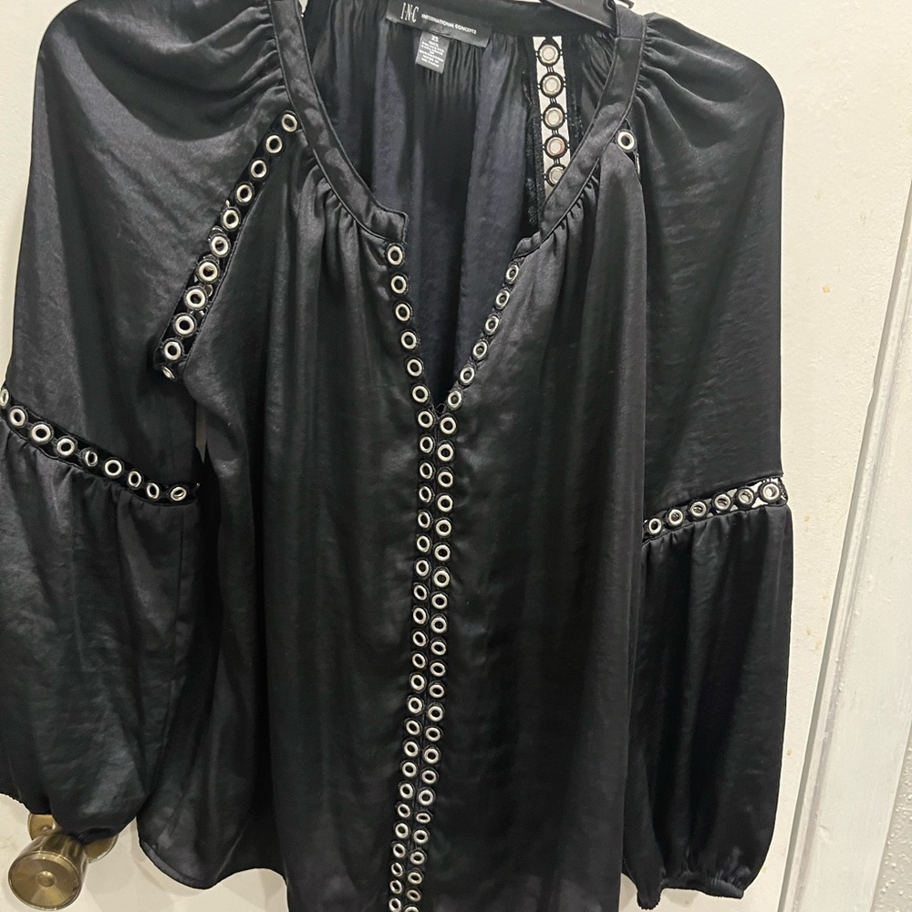 INC eyelet silk.top